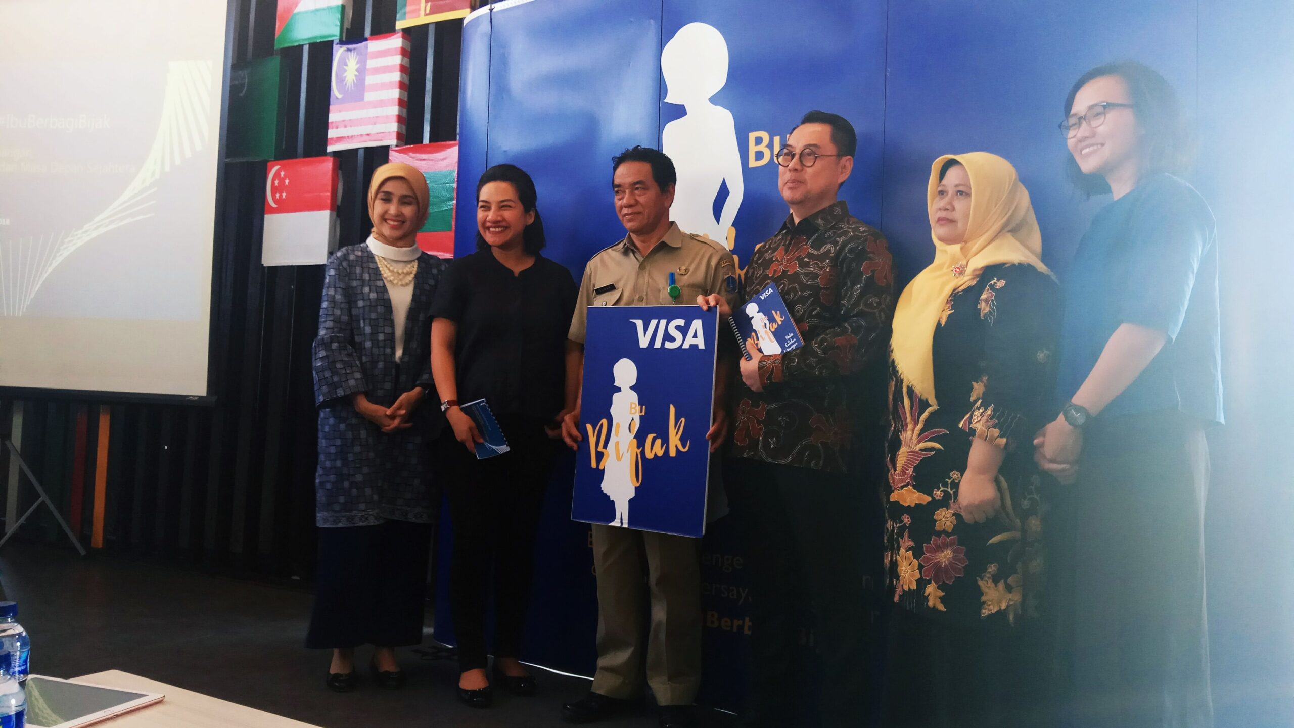 Workshop #IbuBerbagiBijak : Perempuan Indonesia Harus Melek Literasi Keuangan dan Berdaya
